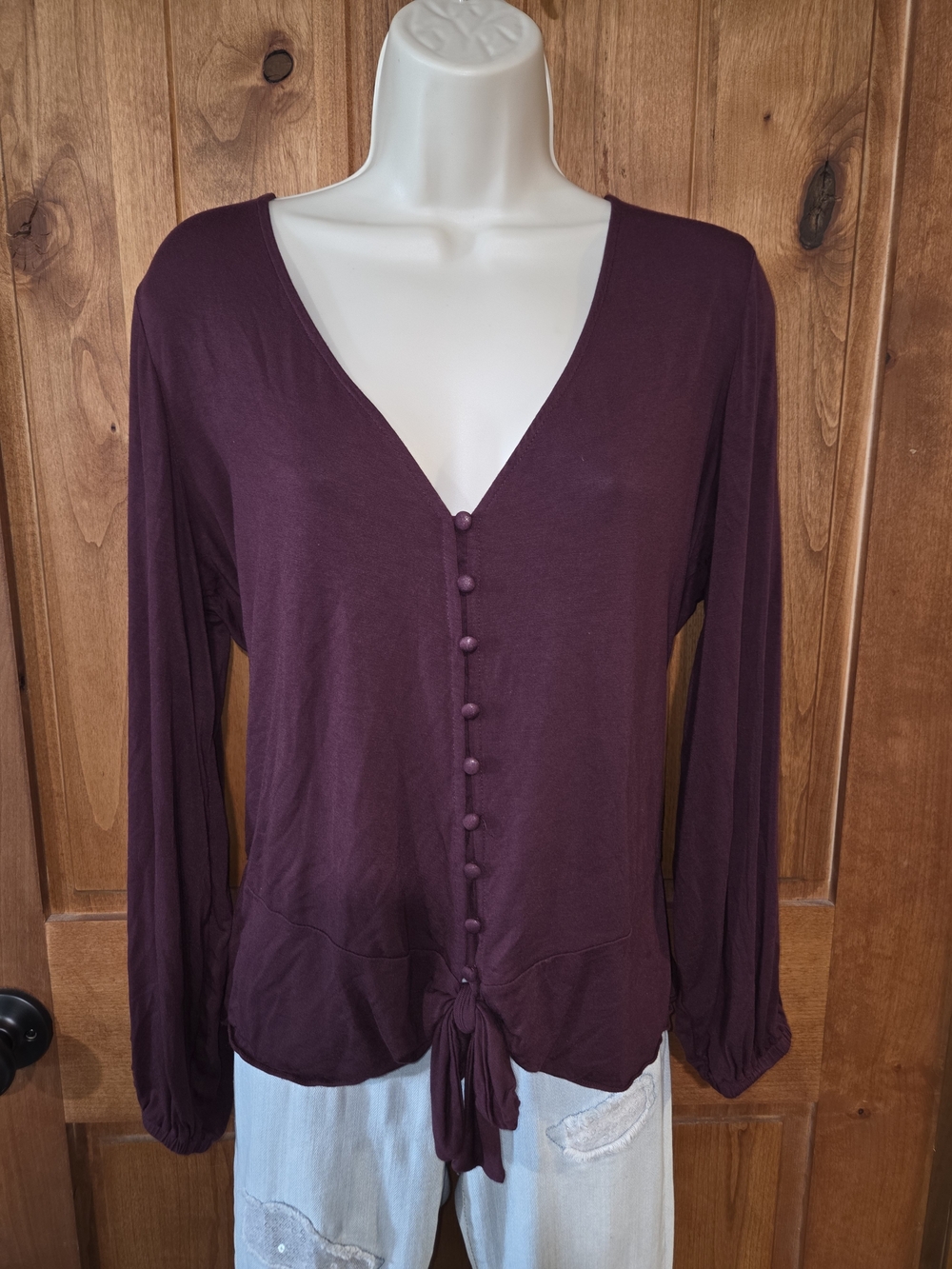VENUS Plum Button-Front Tie-Hem V-Neck Top